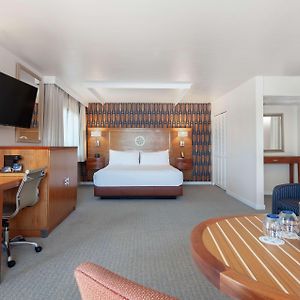 Junior King Suite Water View